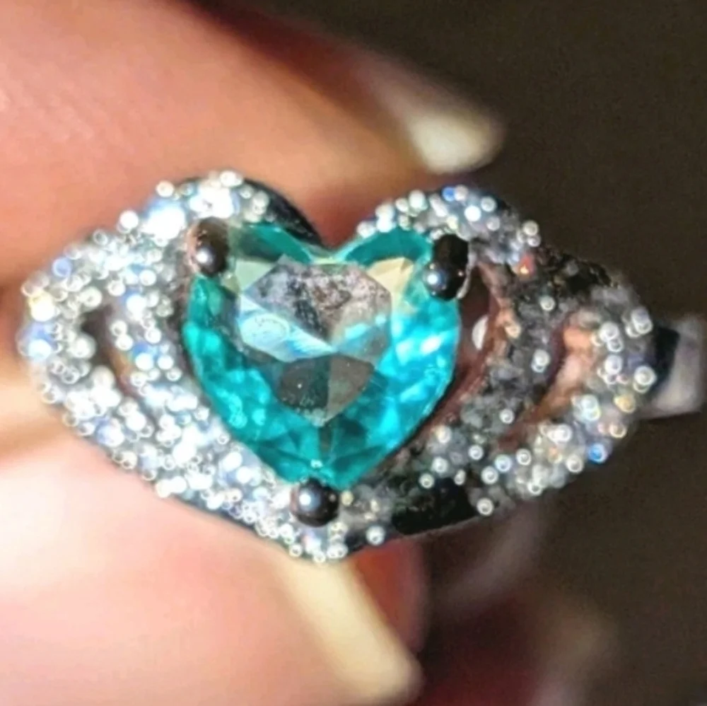 boutique elegant heart